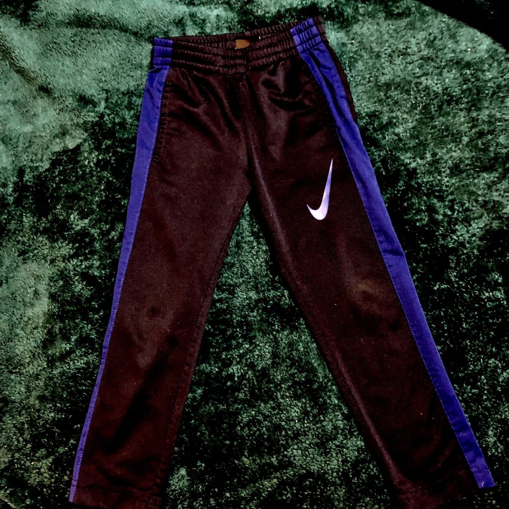 Nike joggers. Dri- fit.   Boys.  4 / XS